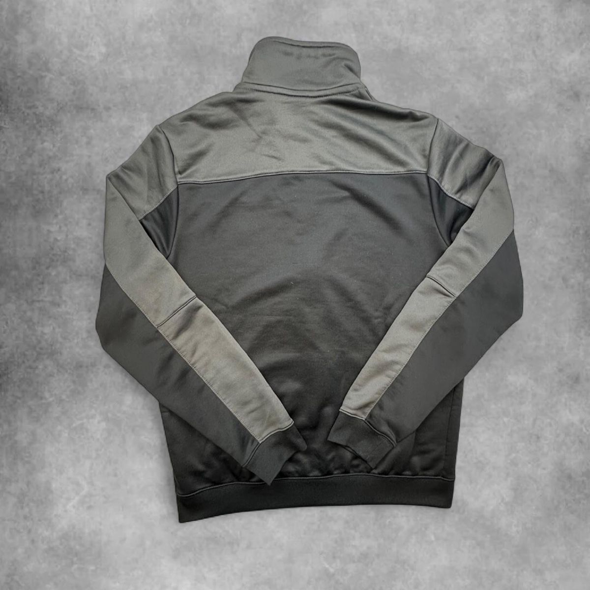 Nike Jacken: Nike grey jacket – Gebraucht aus Erlinsbach SO von TogaResell 2