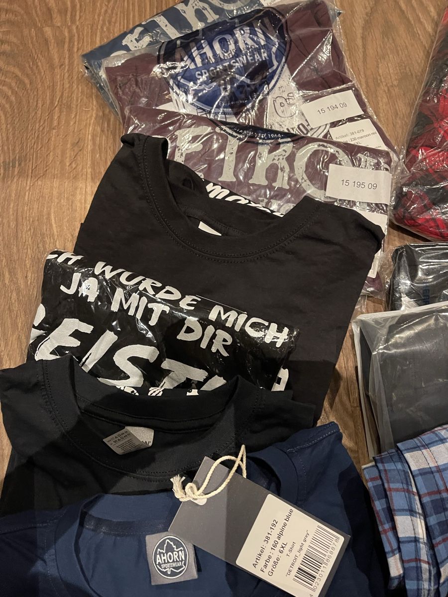 Lotti di vestiti: Kleider 5/7XXL – Nuovo e nell'imballaggio originale da Rüschlikon venduto da MPS8800 1