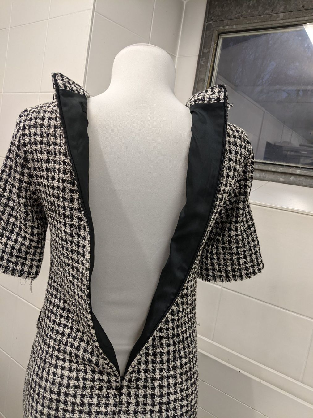 Hallhuber Vestiti: Tweed Damenkleid GR 34 – Usato da Langnau am Albis venduto da Judithsebi 4