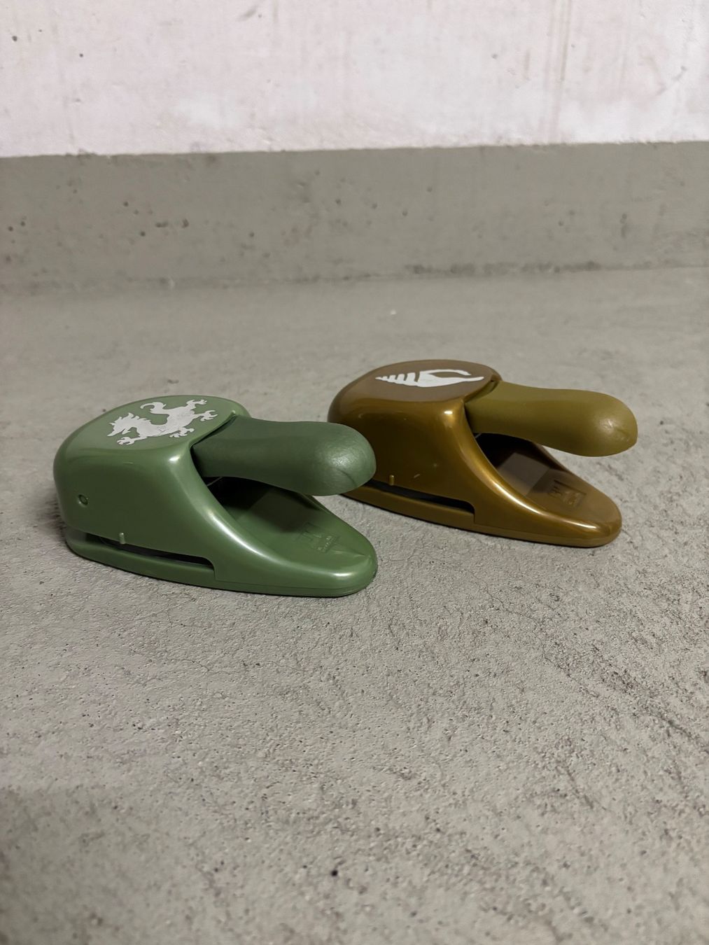 Sciablone: 2 Motivstanzer Paper Shapers Basteln – Usato da Sonterswil venduto da VD-Service 2