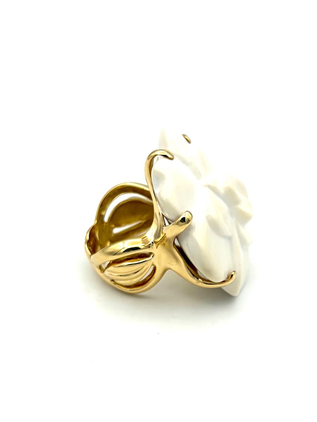Chanel Anelli: CHANEL. Collection "Camélia", bague or jaune et agate – Usato da Renens VD venduto da Diademe.sarl 5