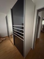 Schwebetürenschrank Schwarz Weiss Spiegel