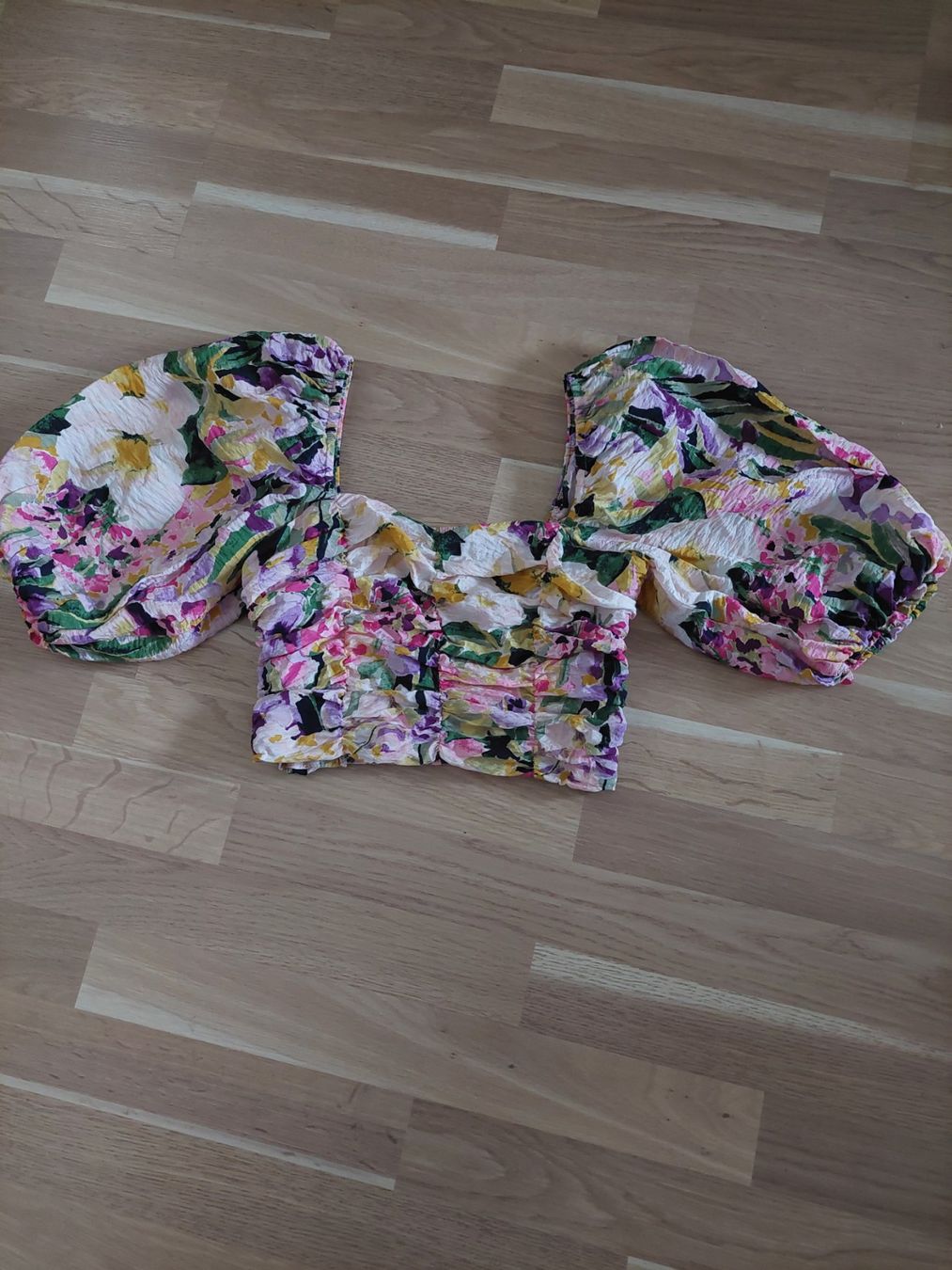 H&M Camicette: Top mit Blumenmuster – Nuovo (secondo la descrizione) da Basel venduto da 2024cp