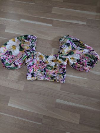 Top mit Blumenmuster