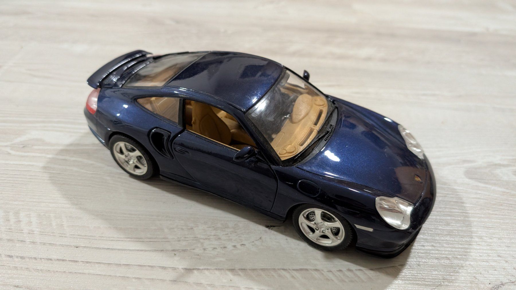 Bburago Modellini d'auto: Burago Porsche 996 1/18 – Usato da Rohrbach venduto da Zidane6 1