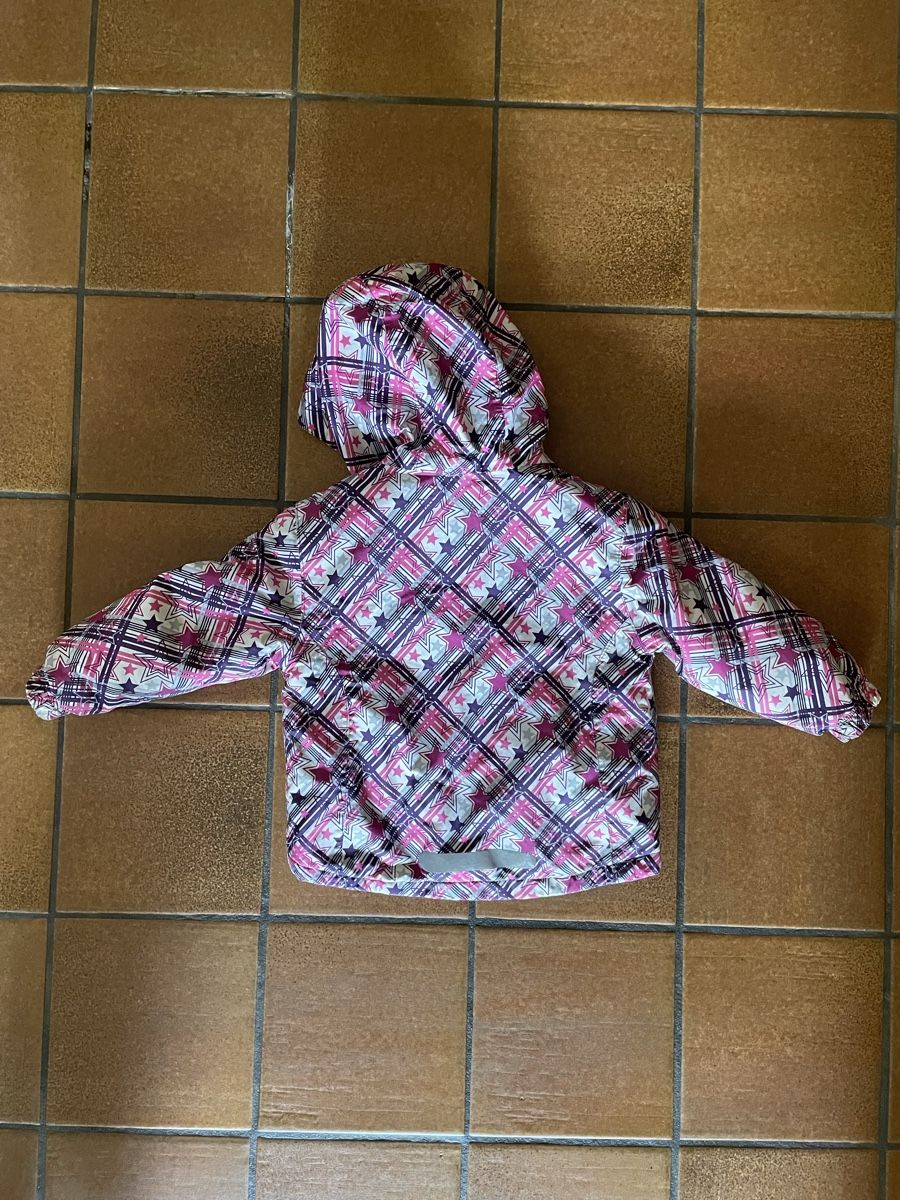 Vestes & Manteaux: Kinderjacke mit Sternenmuster – D'occasion à Zermatt par mar_f9v6 3