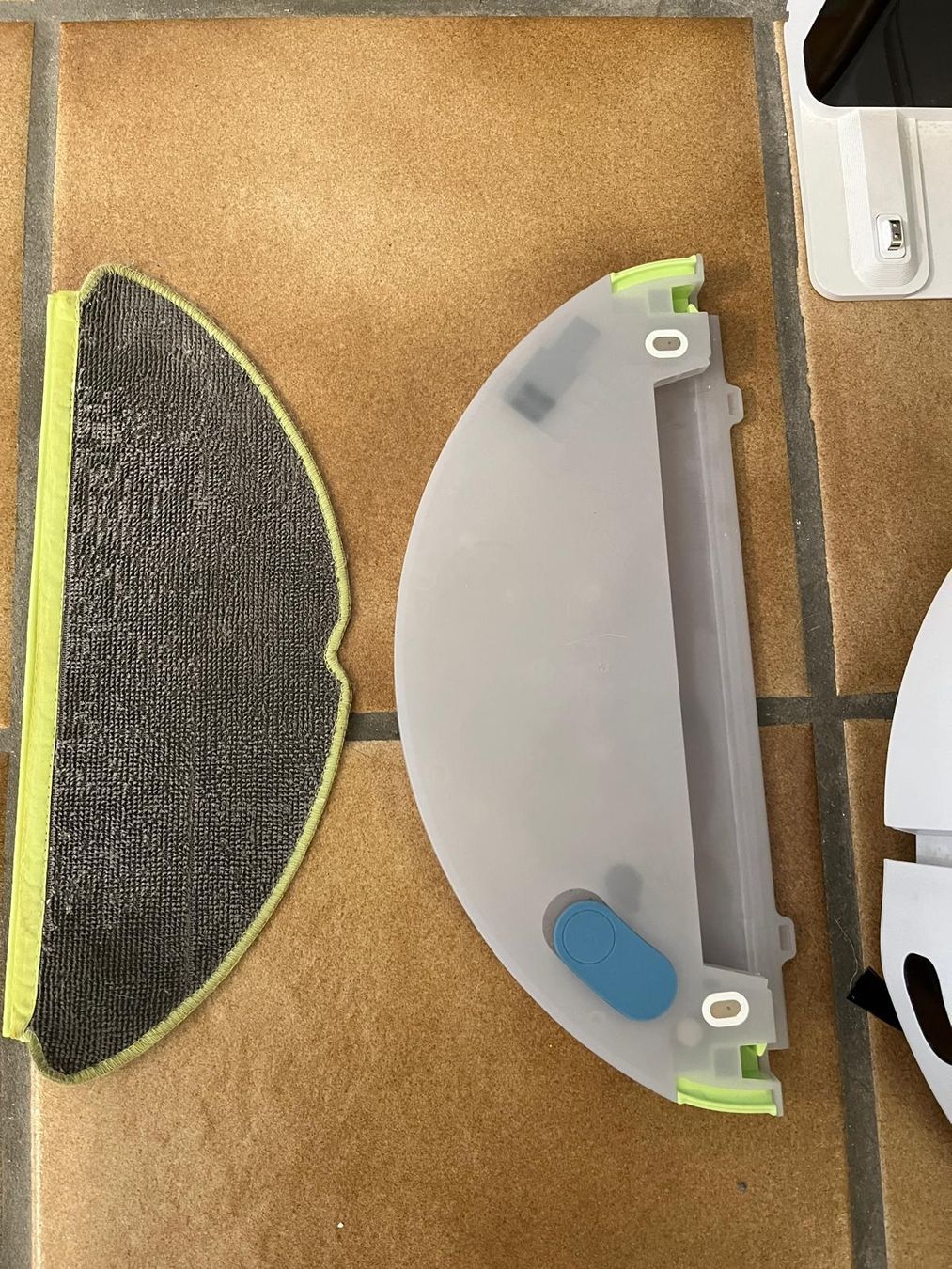 Irobot Aspirapolveri & Accessori: Roomba 205 DustCompactor – Usato da Selzach venduto da M.Betti68 3