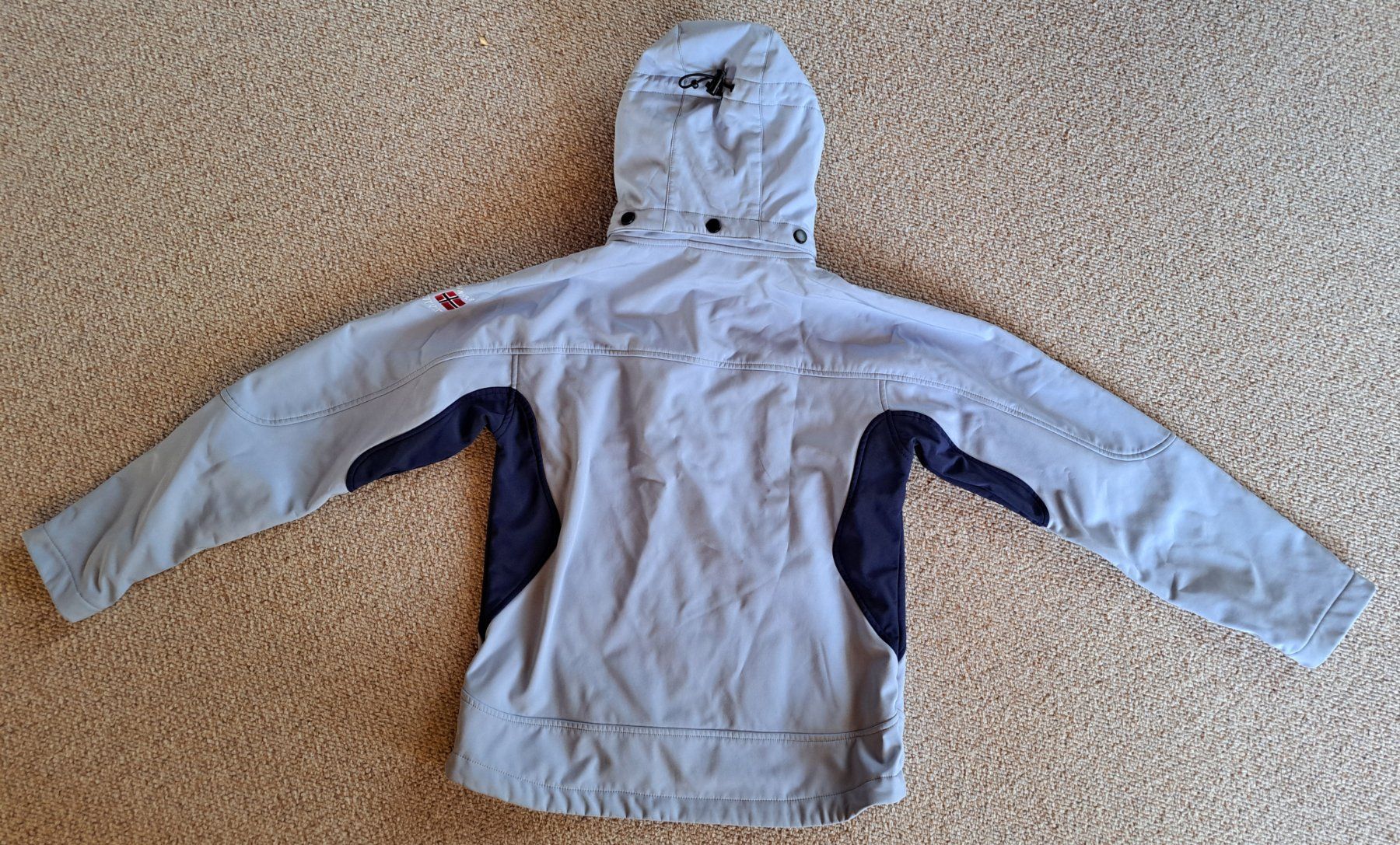 Giacche: Softshelljacke M mit abnehmbarer Kapuze – Usato da Meggen venduto da Ricardokoch 2