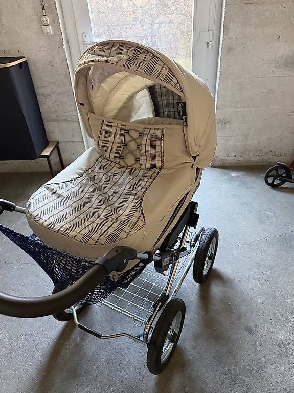 Carrozzine: Emmaljunga Kinderwagen  – Usato da Aarburg venduto da Hysi2012