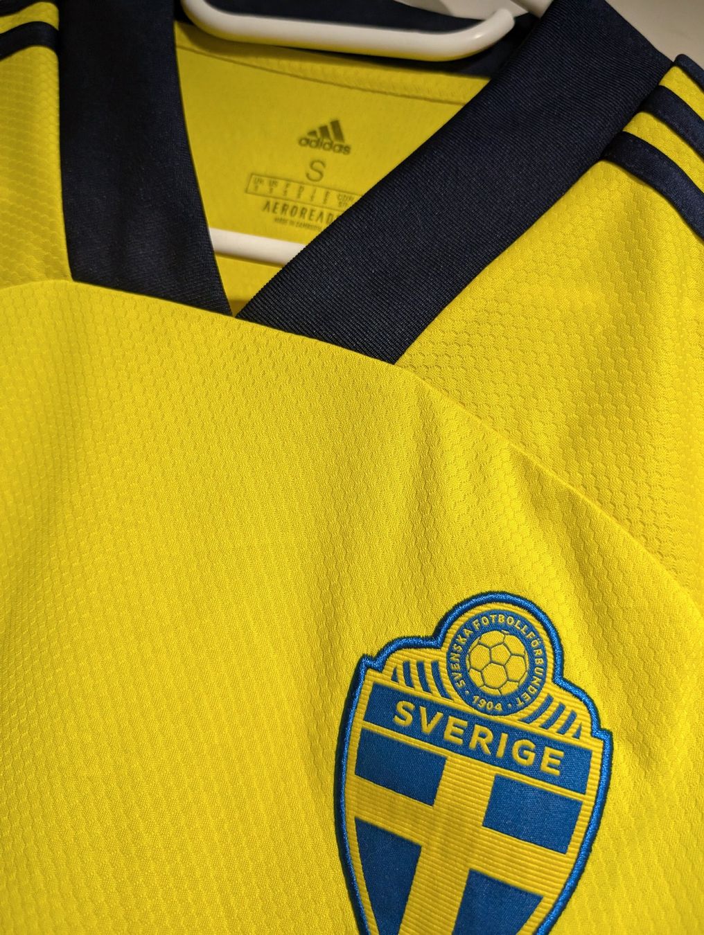 Adidas Leibchen & Hosen: SCHWEDEN TRIKOT HOME 2019 - GR. S – Gebraucht aus Spiegel b. Bern von Natix 3