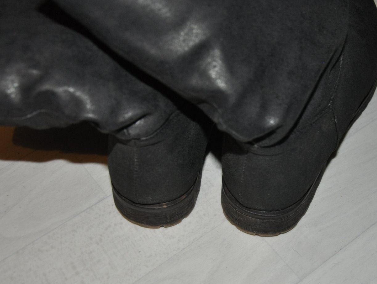 Scarpe da donna: Schwarze Damen Winterstiefel Kunstleder – Usato da Oberrüti venduto da ELALL 2