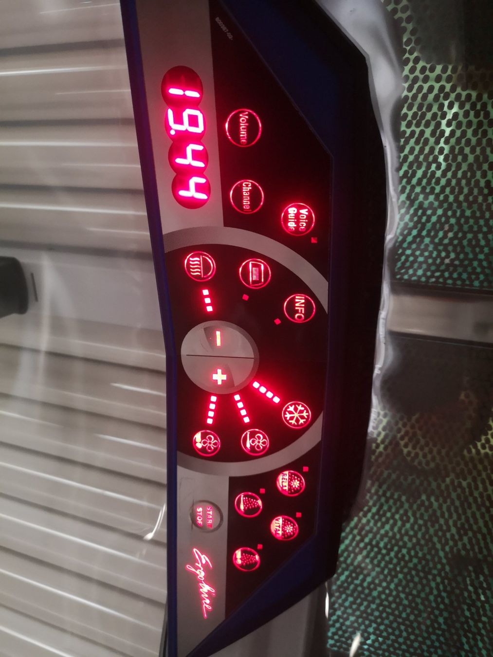 Solarium: Solarium Ergoline Excellence 800 Typ3 – Usato da Pianezzo venduto da Millecolline 5