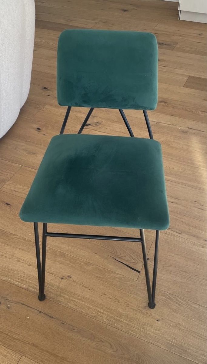 Sedie: Lot de 8 chaises de salle à manger – Usato da Cortaillod venduto da dol_578k 7