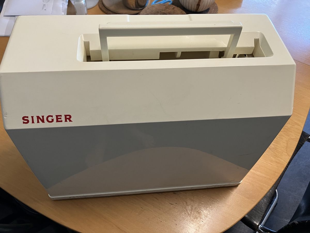 Singer Nähmaschinen: Singer Serenade Nähmachine – Gebraucht aus Zürich von Classic_Collection_Zurich 2
