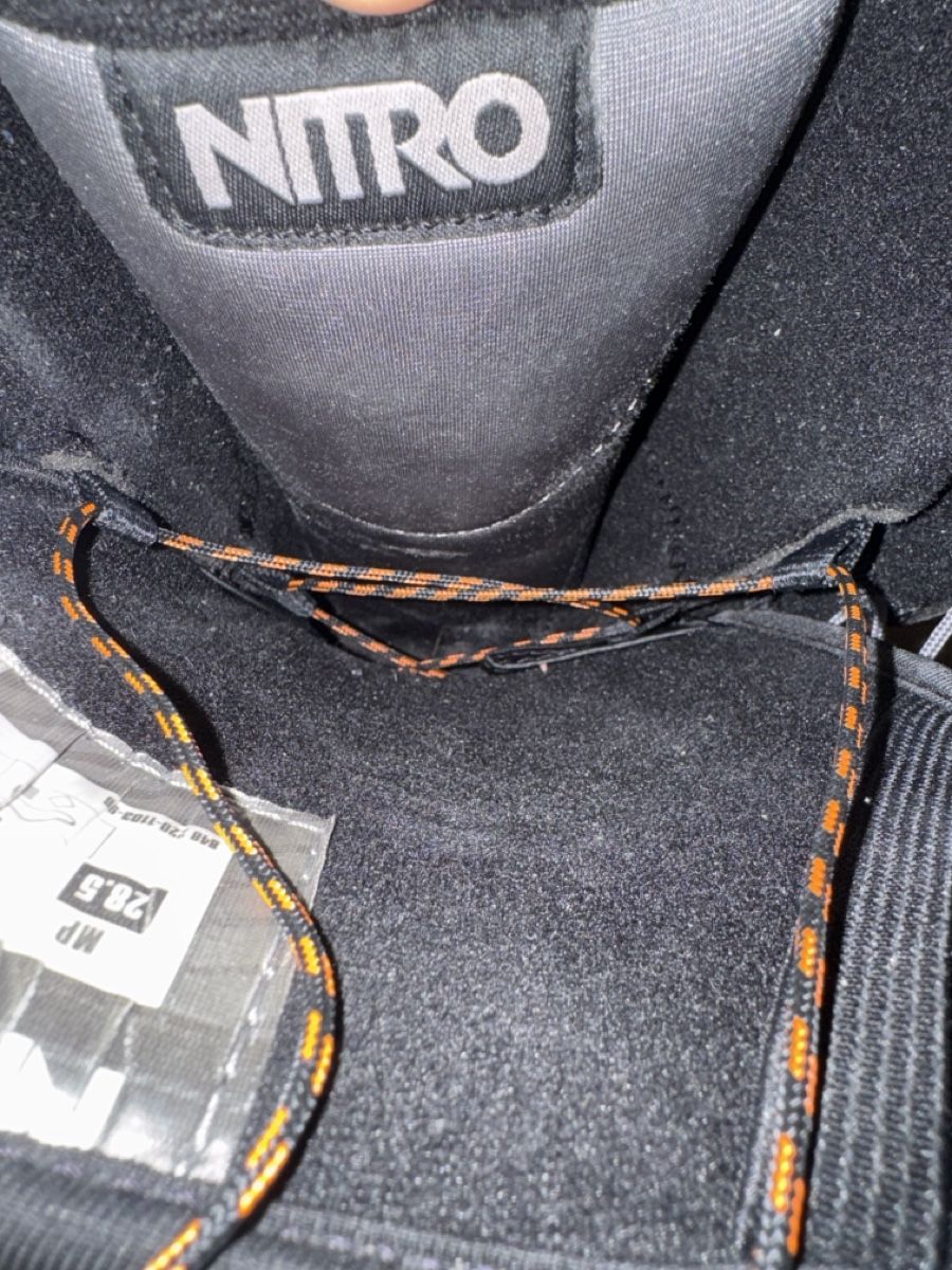 Snowboard Nitro Scarpe da uomo: Snowboard Schuhe Gr. 43,1/3. Boots von Nitro – Usato da Schliern b. Köniz venduto da amo_lln9 6