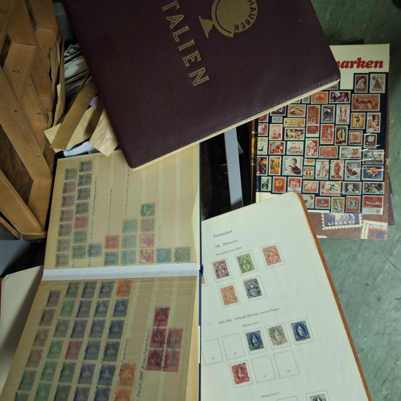 Tutti i francobolli: grosse Sammlung mit alten Marken in Postkiste – Usato da Sulz AG venduto da Oberdanne8