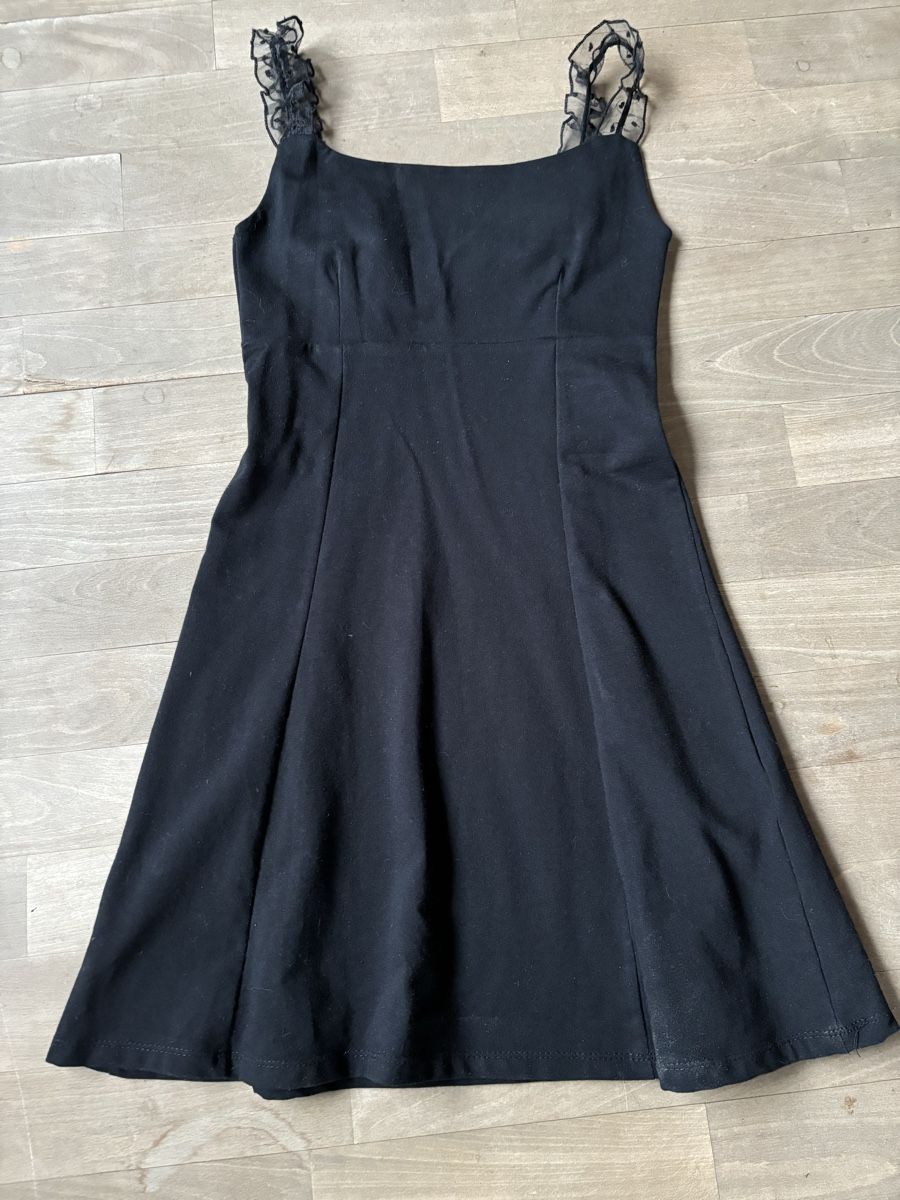 Vestiti: schwarzes Kleid mit hübschen Träger – Nuovo (secondo la descrizione) da Nürensdorf venduto da ali_qyh6