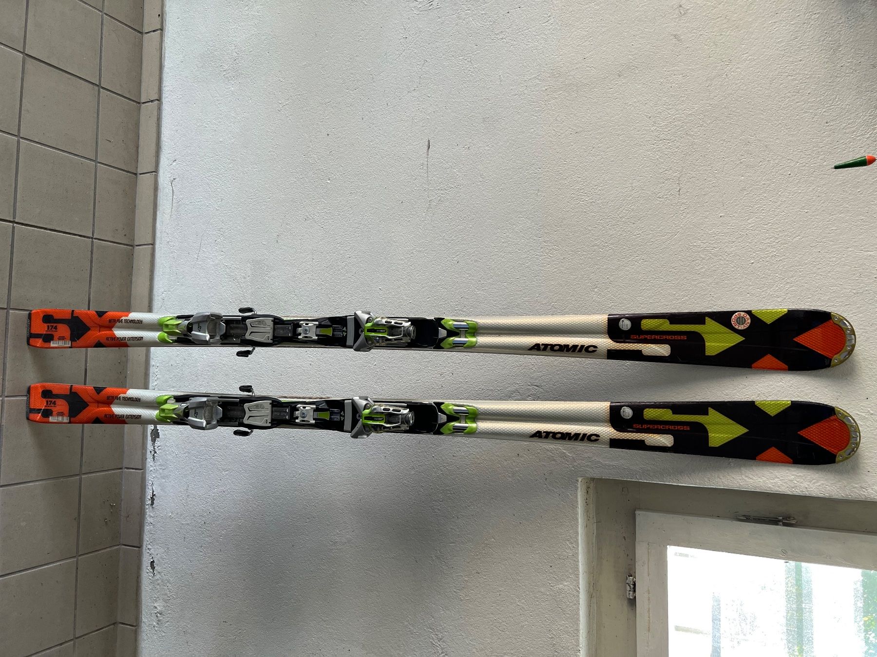 Atomic Sci: SKIS ATOMIC SUPERCROSS 174 cm – Usato da Villars-sur-Glâne venduto da jat_s99z