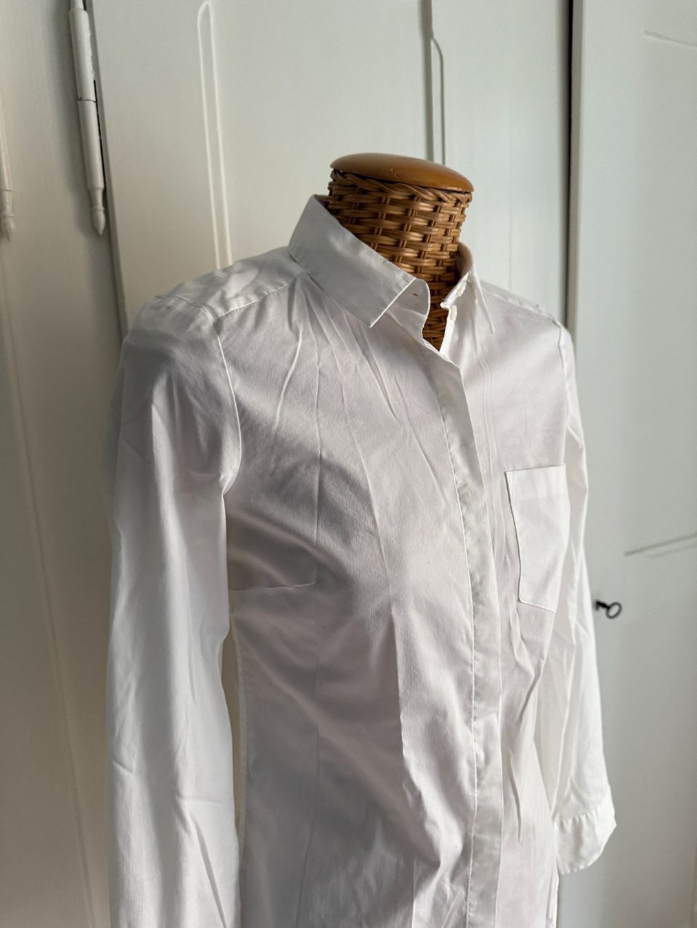 H&M Chemisiers: Bluse weiss elegant 32 – D'occasion à Zürich par Diazaio 1