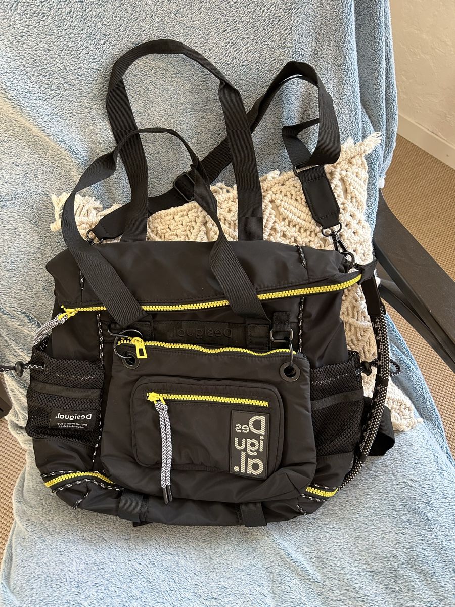 Desigual Zaini: Rucksack/Tasche Desigual – Nuovo (secondo la descrizione) da Wohlen b. Bern venduto da Honeypie 1
