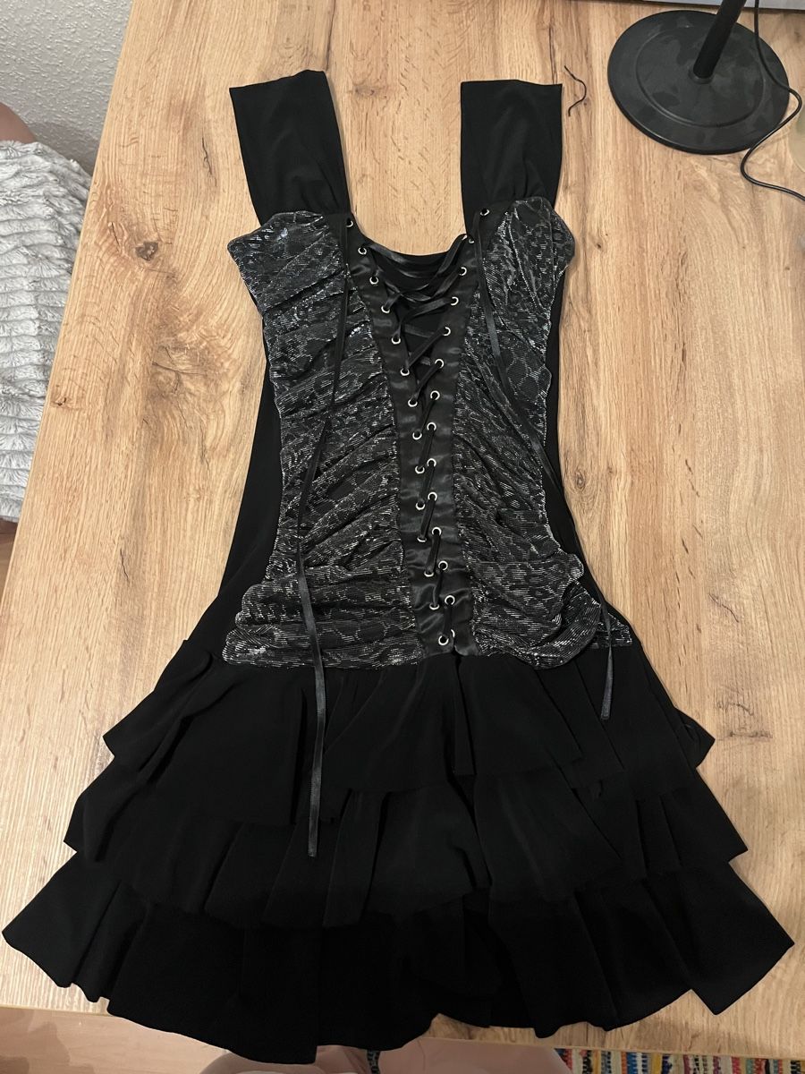 Vestiti: Schwarzes Abendkleid – Nuovo (secondo la descrizione) da Basel venduto da alisha.beuggert