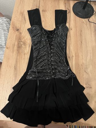 Schwarzes Abendkleid