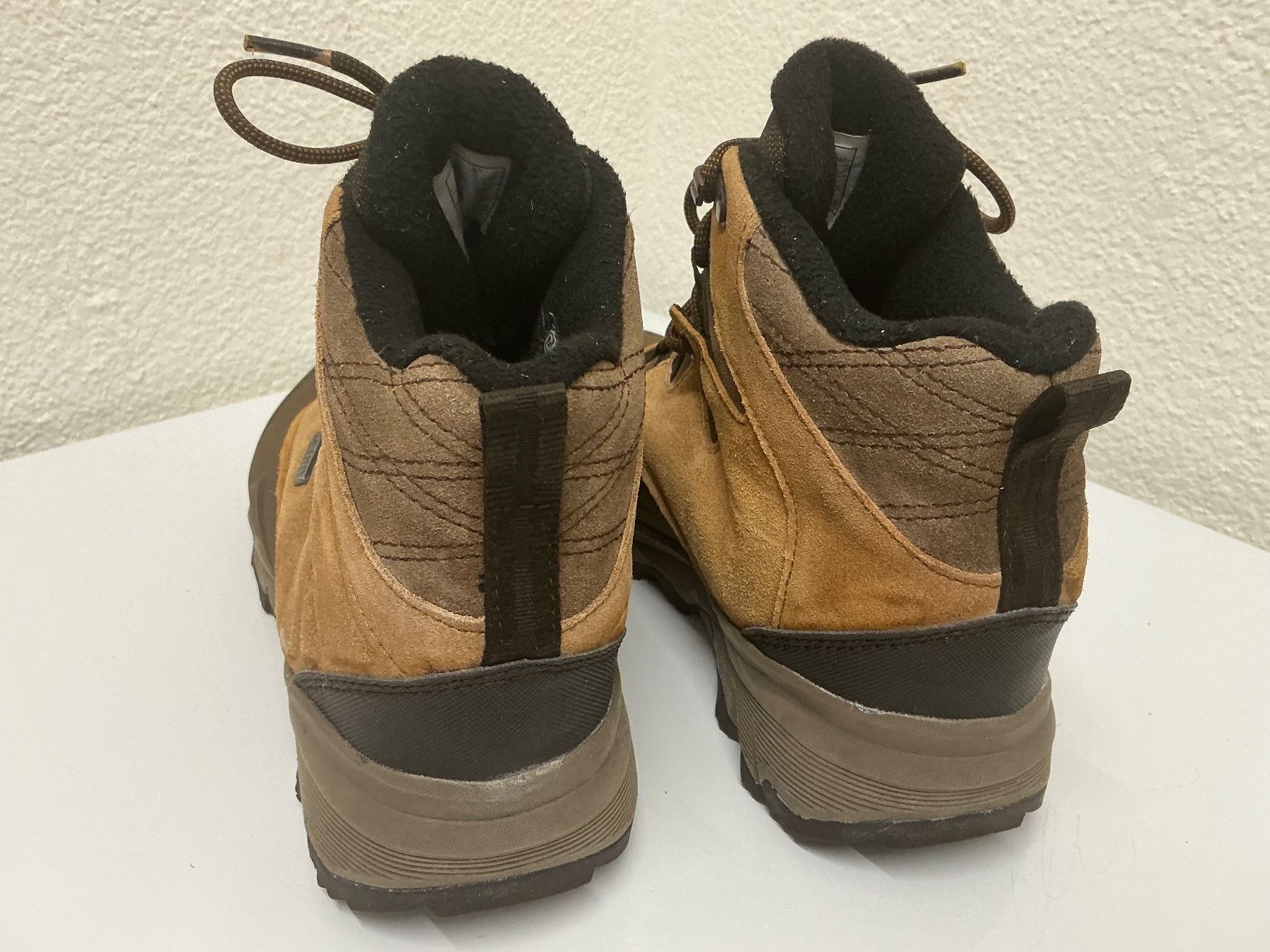Merrell Scarpe da uomo: Merrell Thermo Shiver 6" WP - Trekkingschuhe Gr.39 – Usato da Siebnen venduto da mac_8tmv 3