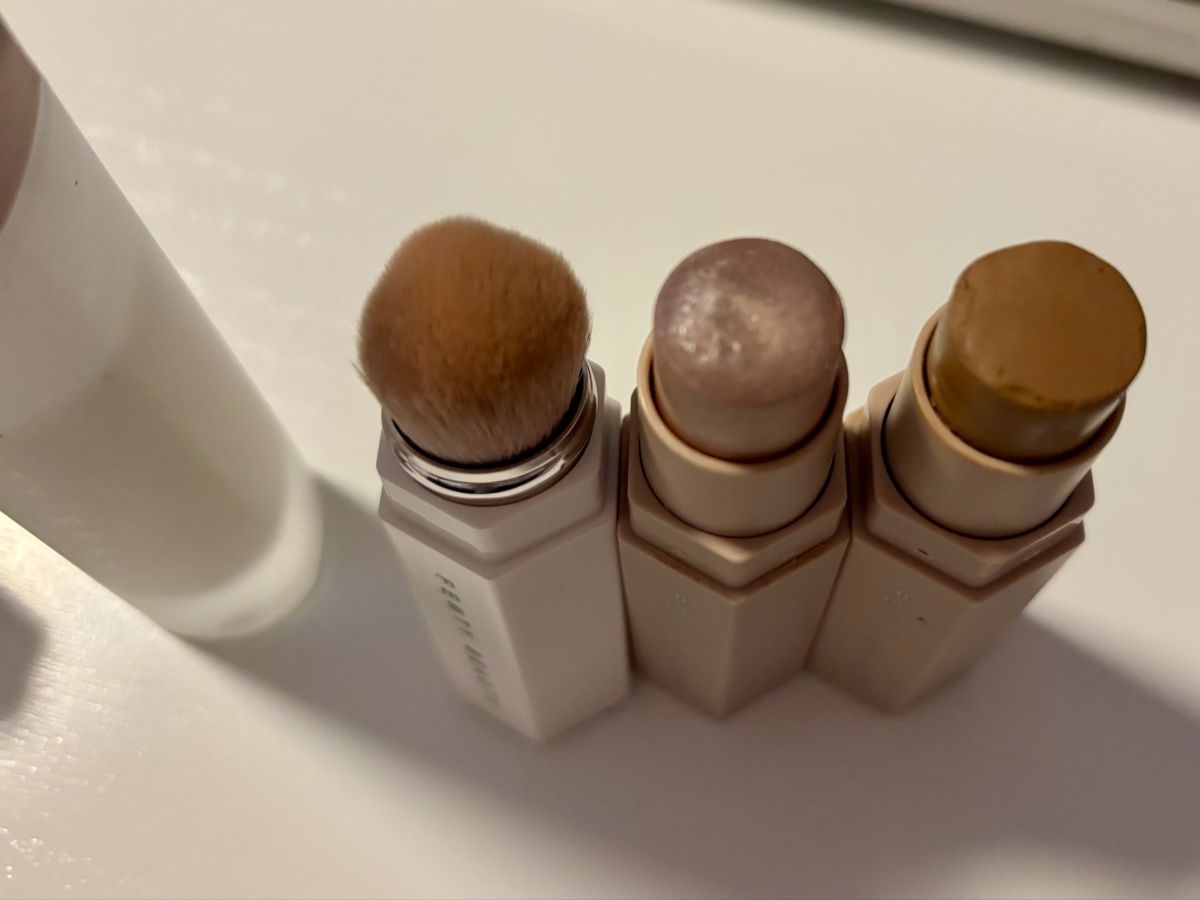 Sephora Make-up: Fenty Beauty Set: Primer, Pinsel, 2 Match Stix – Usato da Baden venduto da Tiffany6878 4