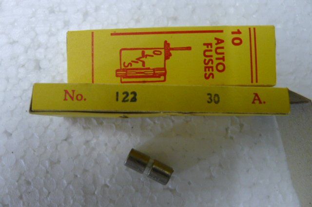 Elektronikbauteile: Auto Sicherung 30A Nr. 122 neu im Originalkarton – Neu und originalverpackt aus Steffisburg von Gswiss
