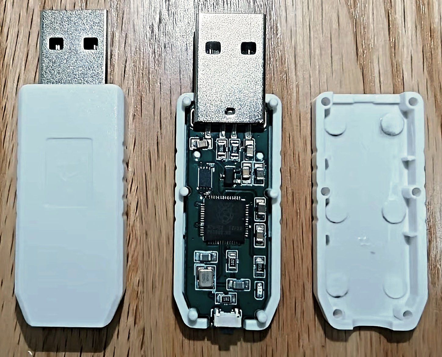 Componenti elettronici: RP2350 FIDO2 USB Key auf Basis des Raspberry Pi – Nuovo (secondo la descrizione) da St. Gallen venduto da w-mall 1