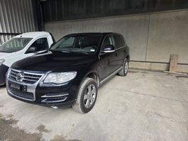VW Touareg V10 mit AHK und Standheizung. 8 fach bereift