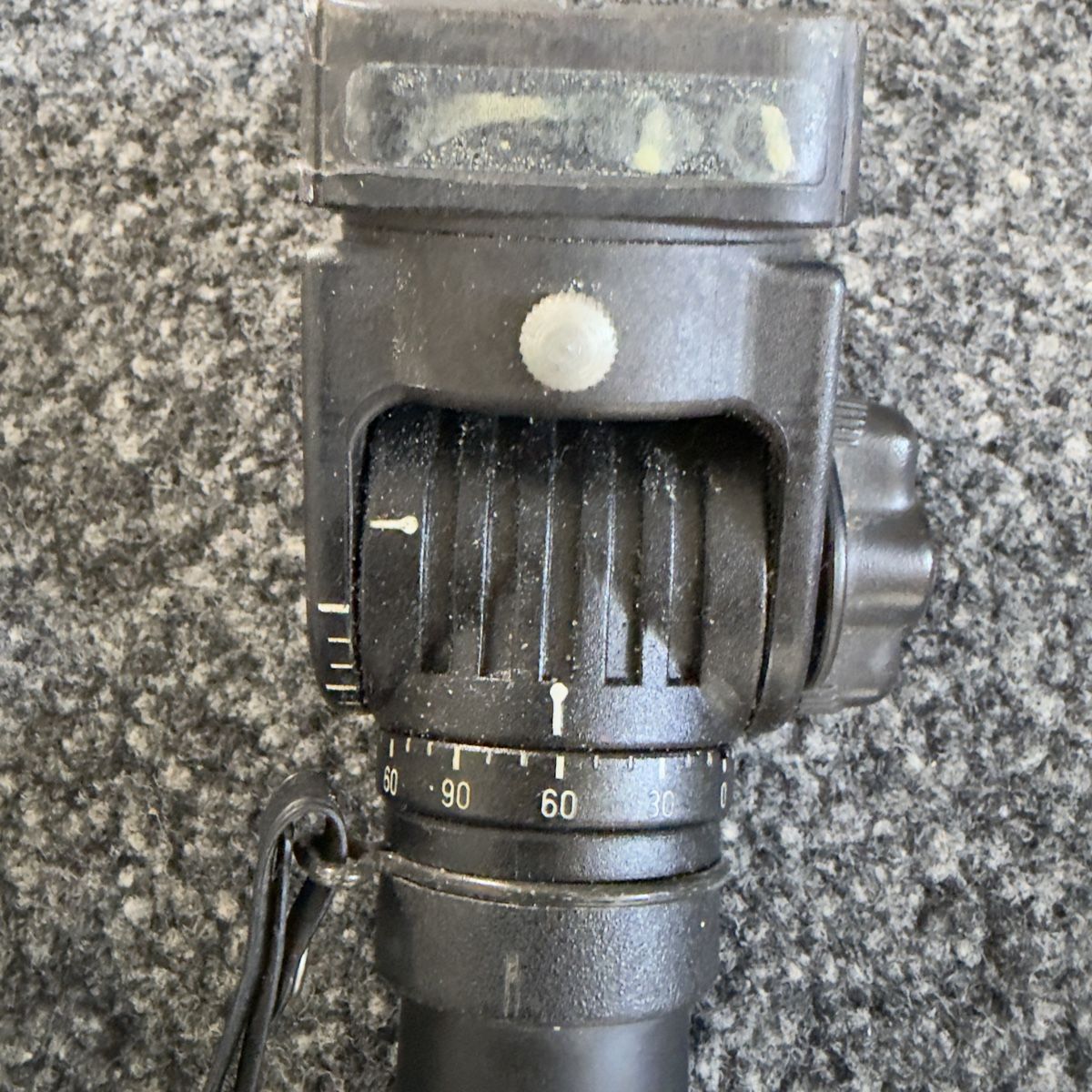 Treppiedi & Teste: Cullmann 1741 Aluminium Stativ mit 3-Wege-Neiger – Usato da Widnau venduto da kustercarmen 4
