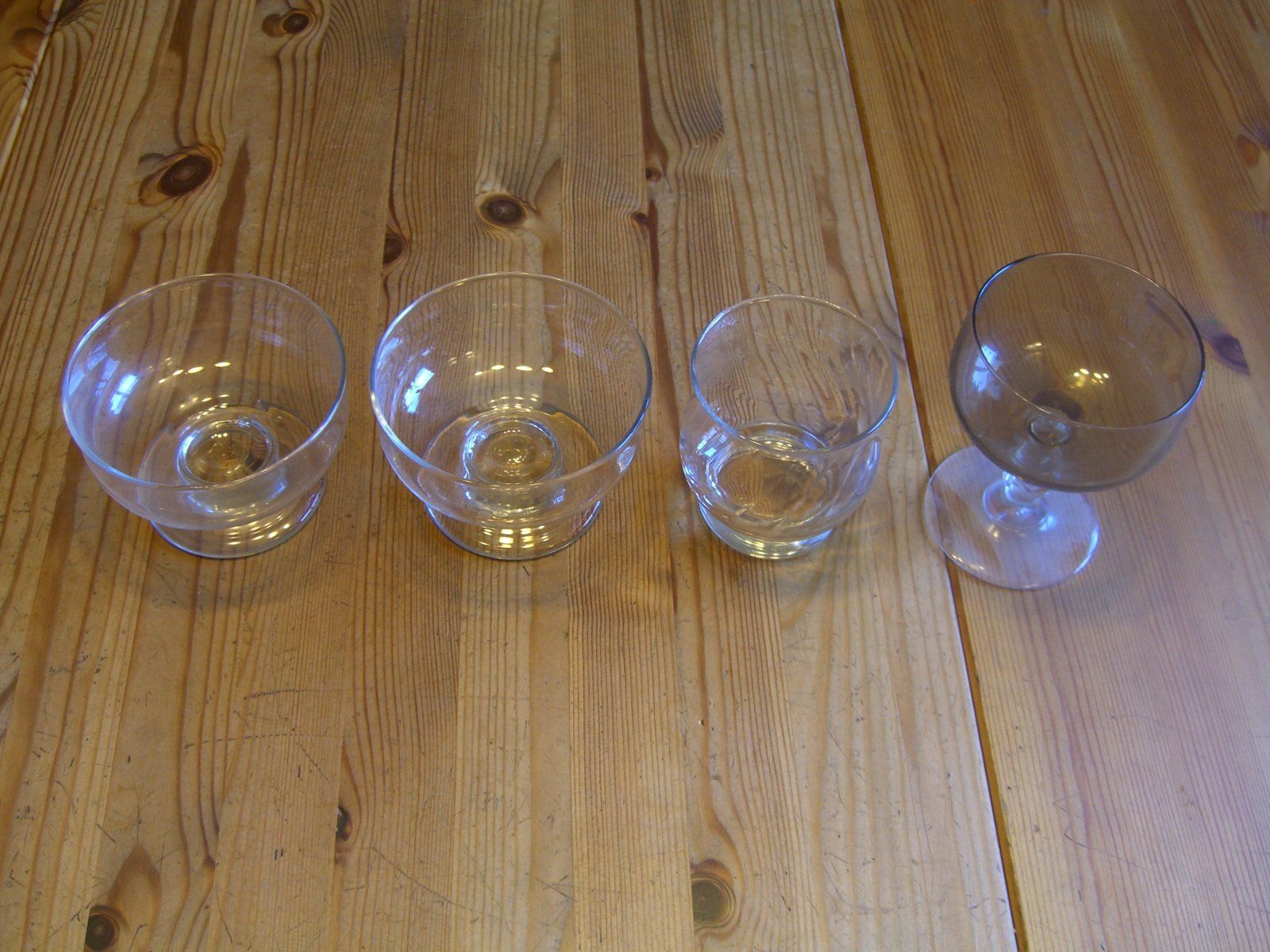 Gläser: 4 Coupe Gläser, Dessert Schalen – Gebraucht aus Winterthur von Ghandi5 1
