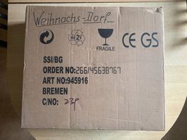 Weihnachtsdorf, 5 Gebäude, 1 Tanne, 9 Figuren, 2 Laternen