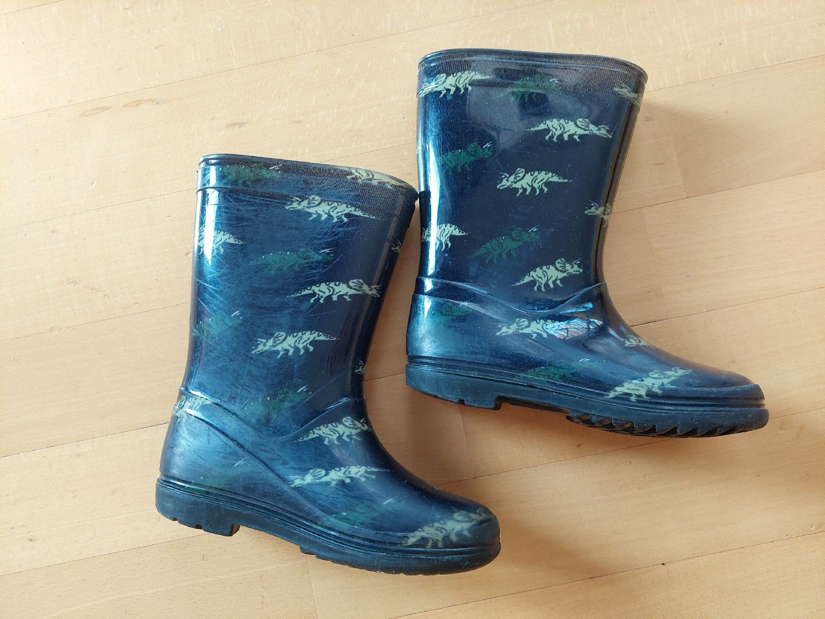 Scarpe per ragazzi: Gummistiefel, Kinder Gr. 28, Dinosauriermuster – Usato da Zürich venduto da Paola_O