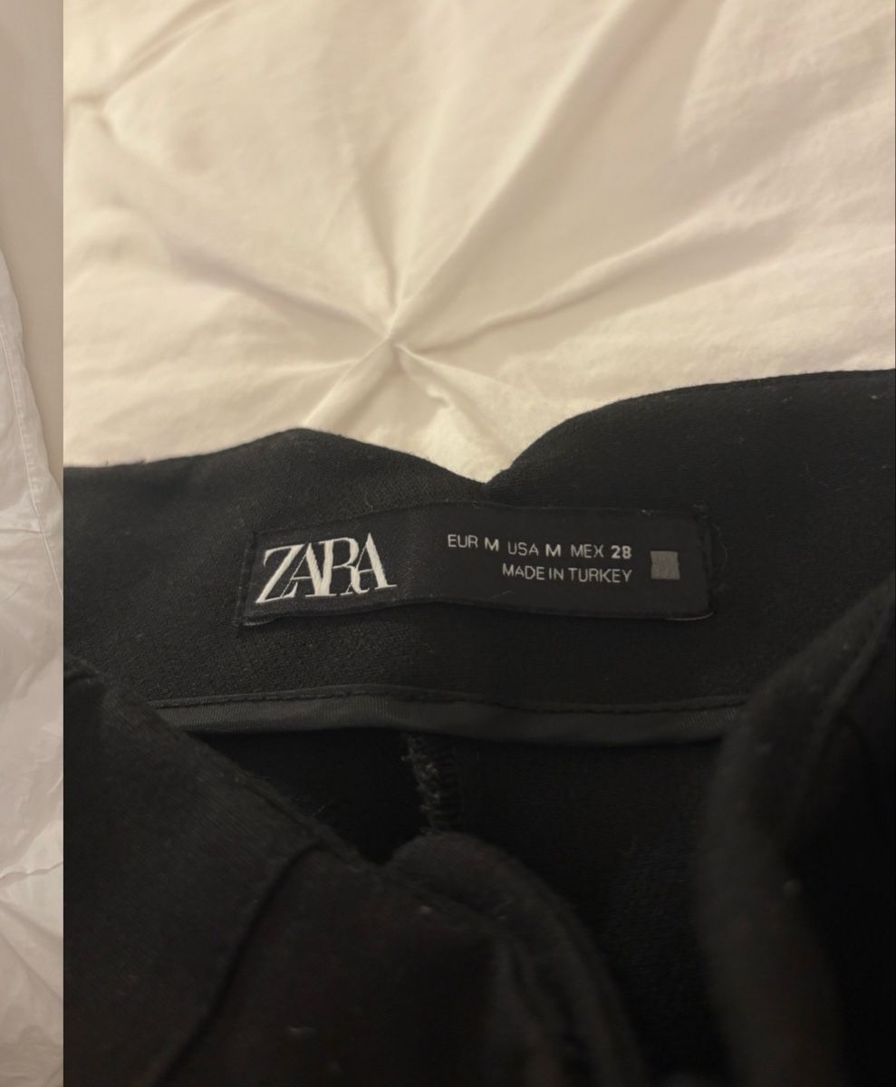 Zara Pantaloni: Schwarze Anzugshose Zara – Usato da Winterthur venduto da beijaflor777 1