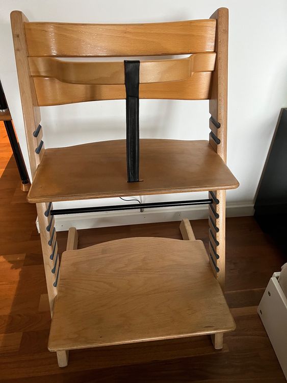Stokke TrippTrapp Kinderstuhl mit Holzbügel und Lederriemen | Kaufen ...