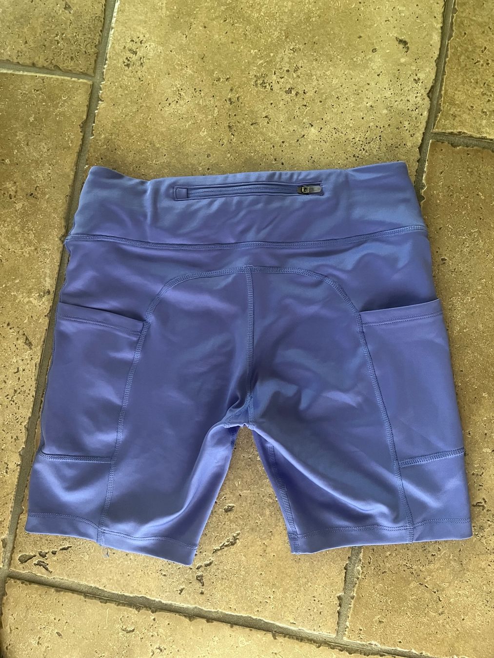 Nike Leggings: Nike kurze Sportshorts – Usato da Wabern venduto da str_yq7q 1