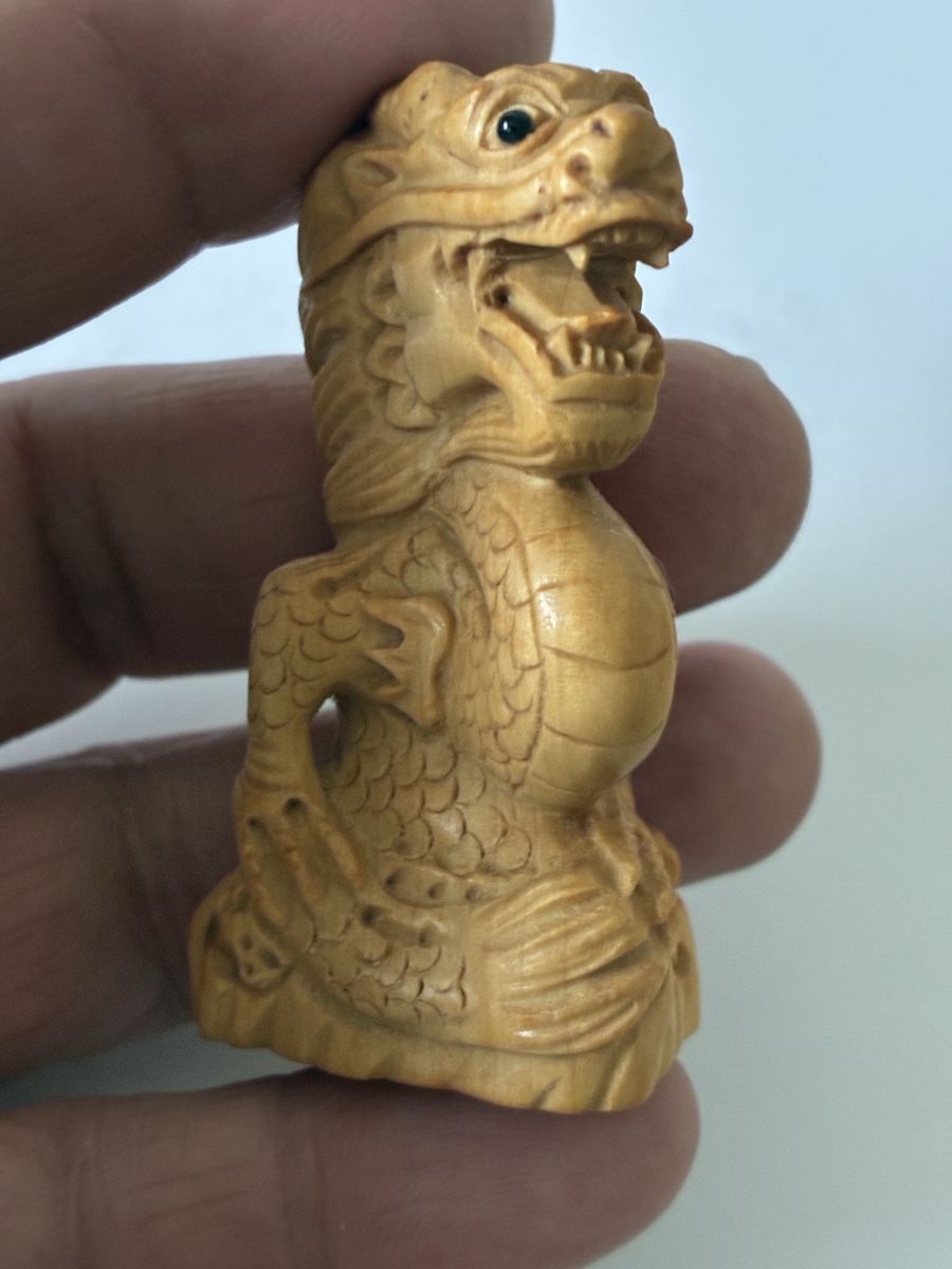 Statuette: Japon netsuke en bois de cerisier,objet traditionnel – Usato da St-Aubin-Sauges venduto da asianart 1