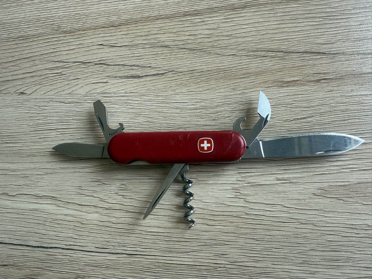 Wenger Coltelli tascabile: Wenger Schweizer Taschenmesser OMYA rot – Usato da Wettingen venduto da Ni_la_lo