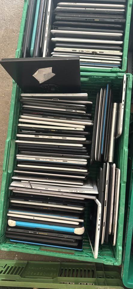 Notebook: 279 Stück Android Tabletts / Notebooks (ausverkauf) export – Difettoso da Olten venduto da HoYa01