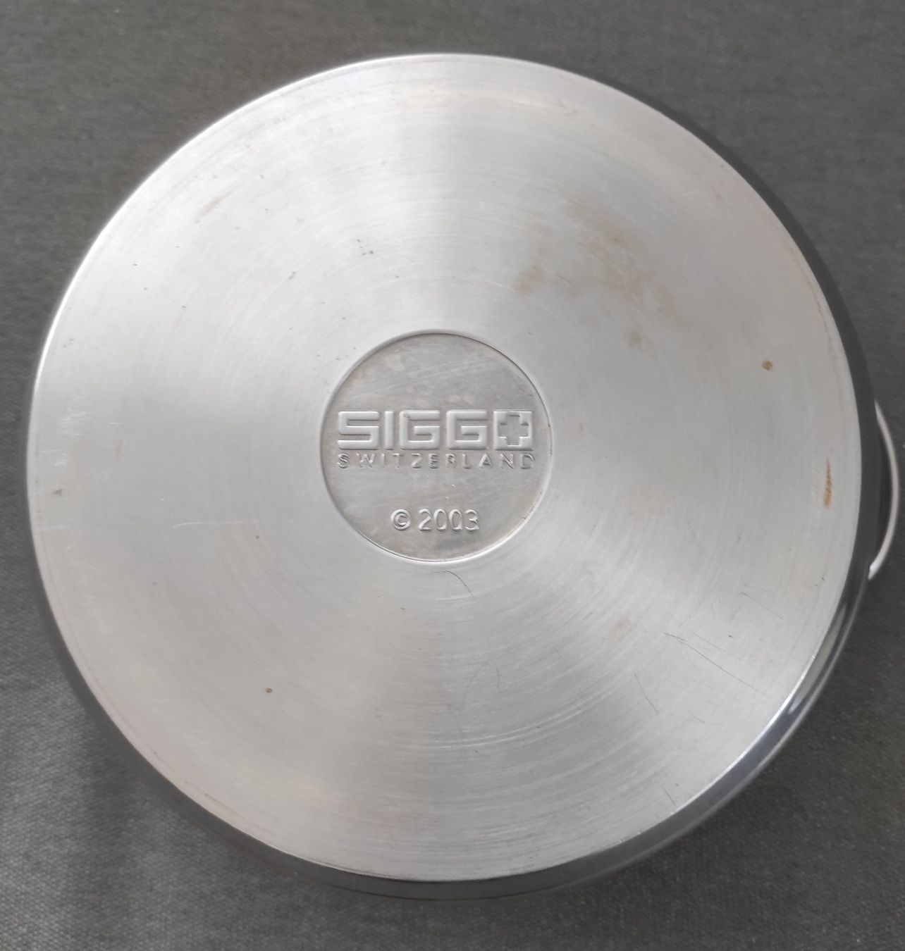 Töpfe: Kochtopf mit Deckel Sigg Suisse Durchmesser 22cm – Gebraucht aus St. Gallen von Arti24 3