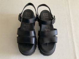 Sandalen Buffalo Plateau schwarz guter Zustand Grösse 40