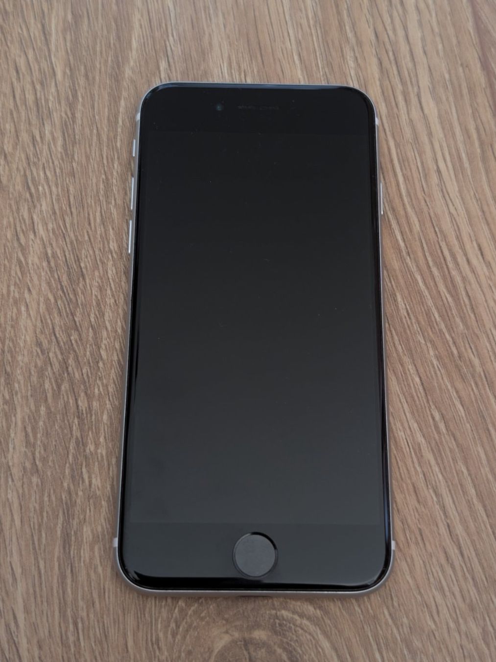 Apple Telefoni cellulari / Smartphones: iPhone SE - 2. Generation - Weiss - 64GB - TOP ZUSTAND – Usato da Rickenbach b. Wil venduto da Shatter 2