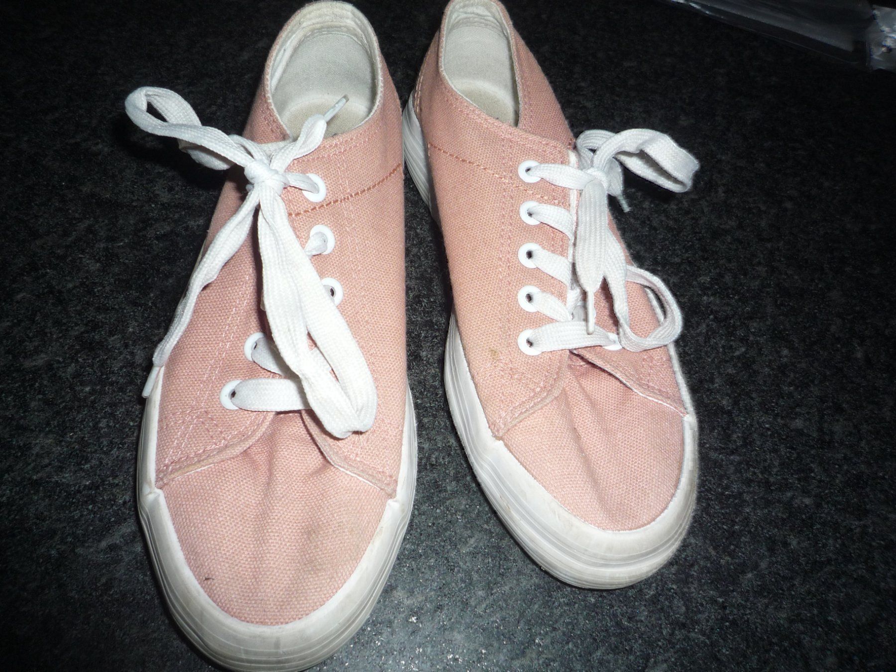 Scarpe da donna: SCHUHE GR.37 – Usato da Andwil SG venduto da schmei 1