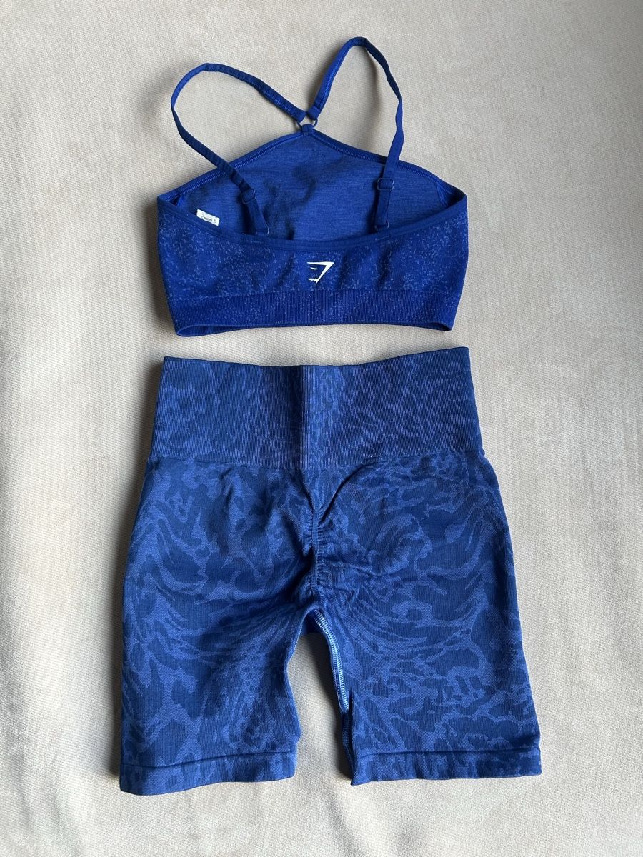 Kleiderpakete: Gym shark outfit – Gebraucht aus Herrliberg von sof_rk7l 1