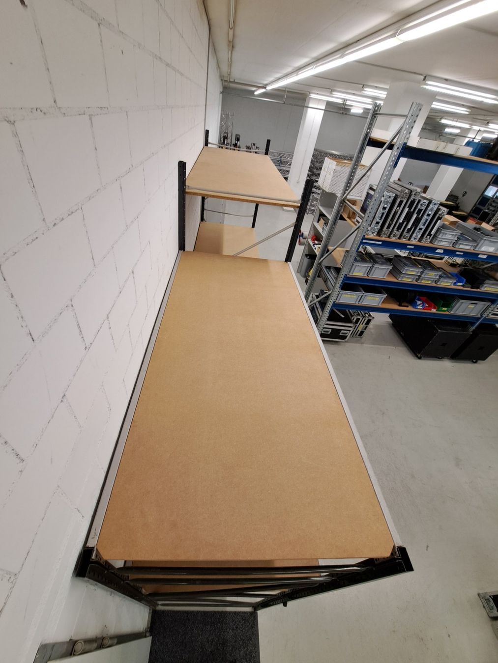 Scaffali: Lagergestell braun mit Tablar Pressspan/MDF, 5 Laufmeter – Usato da Embrach venduto da lichttechnik 6