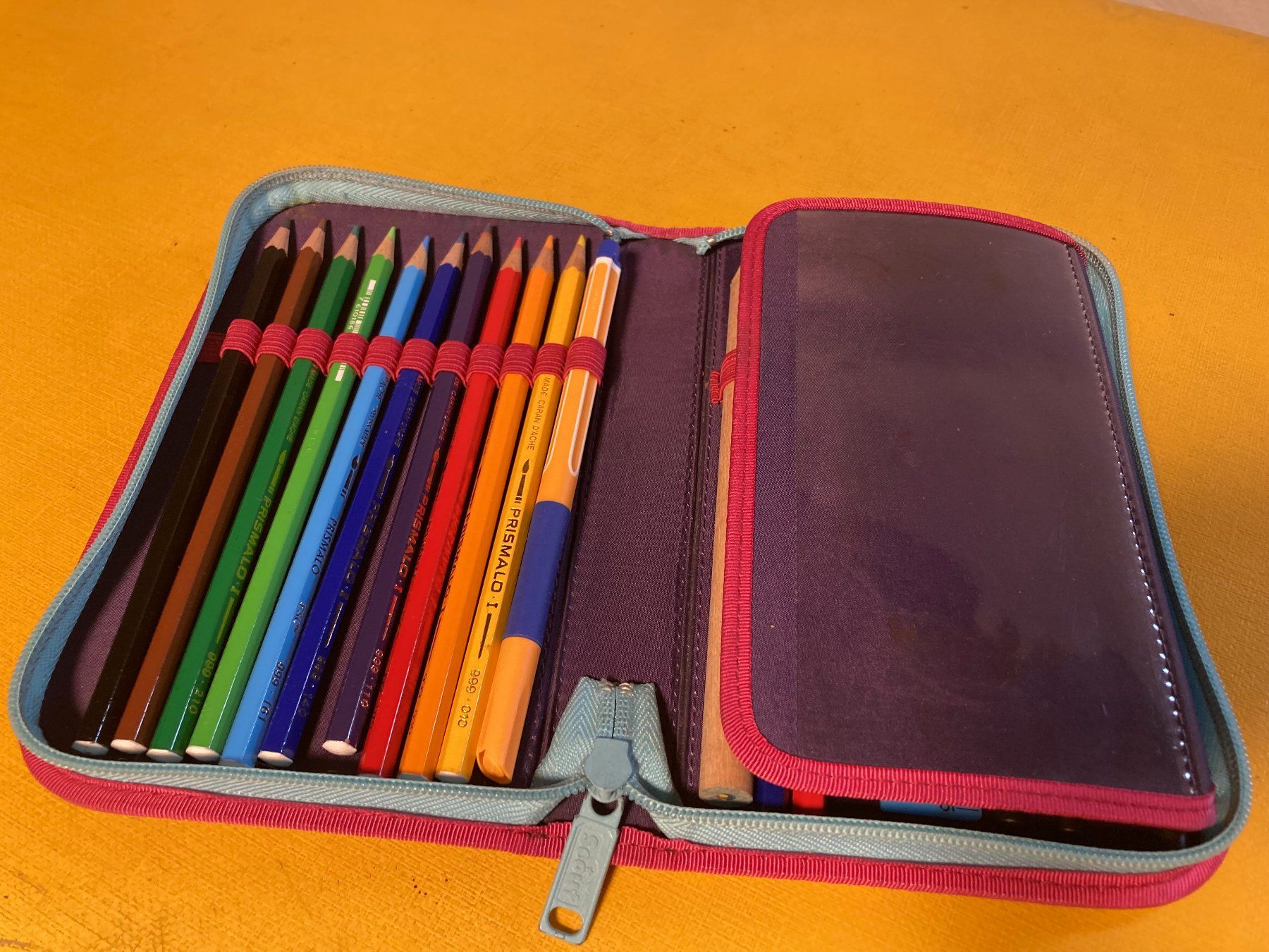Schüler-Etuis: Etui – Gebraucht aus Bülach von guyerPG12 2