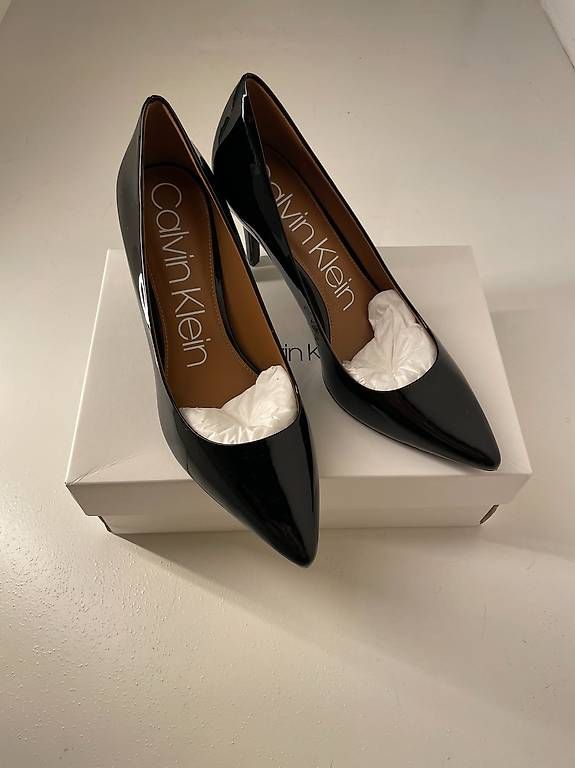 Calvin Klein Scarpe da donna: Calvin Klein Pumps ungetragen - Gr. 41 – Nuovo (secondo la descrizione) da Feldbrunnen venduto da pet_d26z