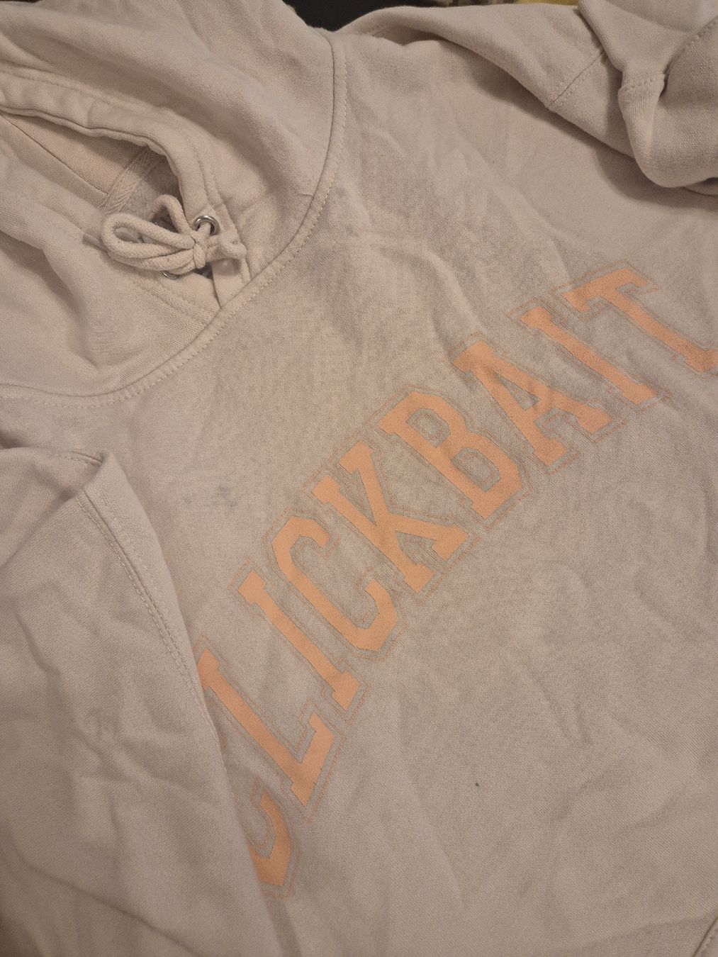 Pullover & Sweatshirts: Clickbait Kapuzenpullover Grösse XXL rosa – Gebraucht aus Wünnewil von bia_kj25 3